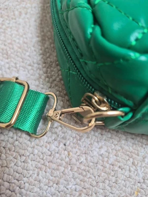 Bolso cruzado acolchado verde con bolsillo extraíble – photo 6